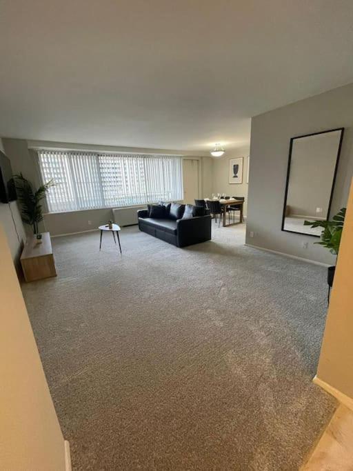 ארלינגטון Charming Apartment At Crystal City With Amazing Amenities מראה חיצוני תמונה