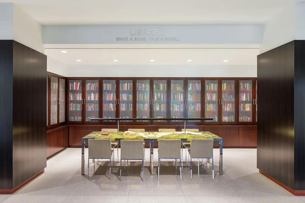 ארלינגטון Charming Apartment At Crystal City With Amazing Amenities מראה חיצוני תמונה