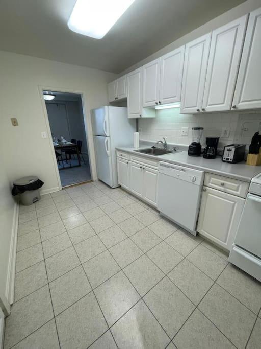 ארלינגטון Charming Apartment At Crystal City With Amazing Amenities מראה חיצוני תמונה